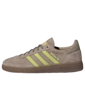 adidas handball spezial trace khaki semi frozen yellow clay 1 330x330 - Adidas Handball Spezial &bdquo;Trace Khaki Semi Frozen Yellow Clay&ldquo;